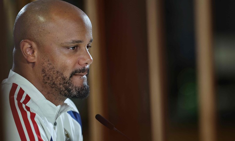 Dok Enrique slavi, Kompany ogorčen sudačkim odlukama: 'Uključite malo zdravi razum, ovo je smiješno'