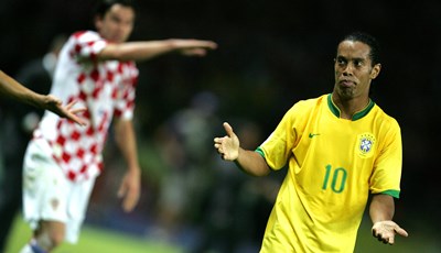 Najbizarnije stavke u ugovorima: Ronaldinhu je bilo dozvoljeno tulumarenje, Bergkamp kao 'Non-Flying Dutchman'