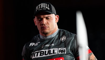 FNC 31, Stošić - Hardy: Savršeni nokaut Stošića, ogromni Hardy izdržao dvije i pol runde