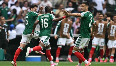 Meksiko - Južna Afrika 2:0: Tri crvena kartona i lagana pobjeda domaćina na otvaranju Svjetskog prvenstva