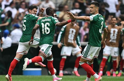 Meksiko - Južna Afrika 2:0: Tri crvena kartona i lagana pobjeda domaćina na otvaranju Svjetskog prvenstva