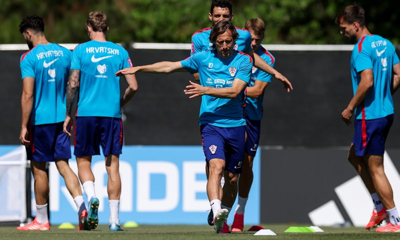 Luka Modrić na treningu viđen bez maske: Oporavak teče brže od očekivanog