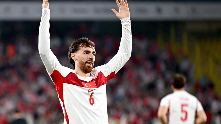 Turska - Paragvaj 0:1: Turci u nevjerojatnom raspletu već nakon drugog kola ostali bez šanse za prolaz