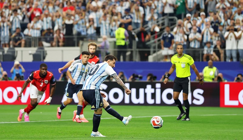 Promašeni penal nije ga pokolebao, Lionel Messi srušio Kloseov rekord pa se učvrstio na prvom mjestu