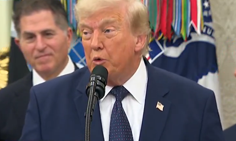 Trump ponudio bizarnu logiku: 'Nisam znao što je crveni karton, kako možete kazniti nekoga za utakmicu koja tek slijedi?'