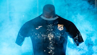 Rijeka predstavila nove dresove s potpisom poznatoga dizajnera: Glavni motiv cijele kolekcije je lokalna kiša