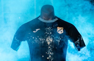 Rijeka predstavila nove dresove s potpisom poznatoga dizajnera: Glavni motiv cijele kolekcije je lokalna kiša