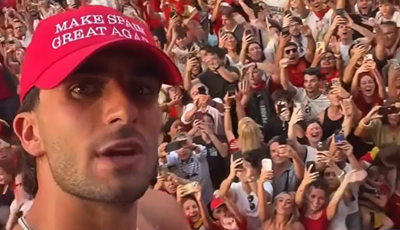 Ferran Torres na velikoj proslavi u Madridu bocnuo Trumpa kapom na kojoj je stajao podrugljivi natpis