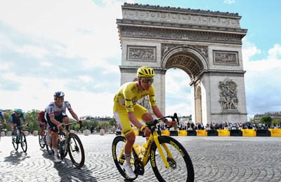 Pogačar ispisao povijest kao najmlađi peterostruki pobjednik Tour de Francea