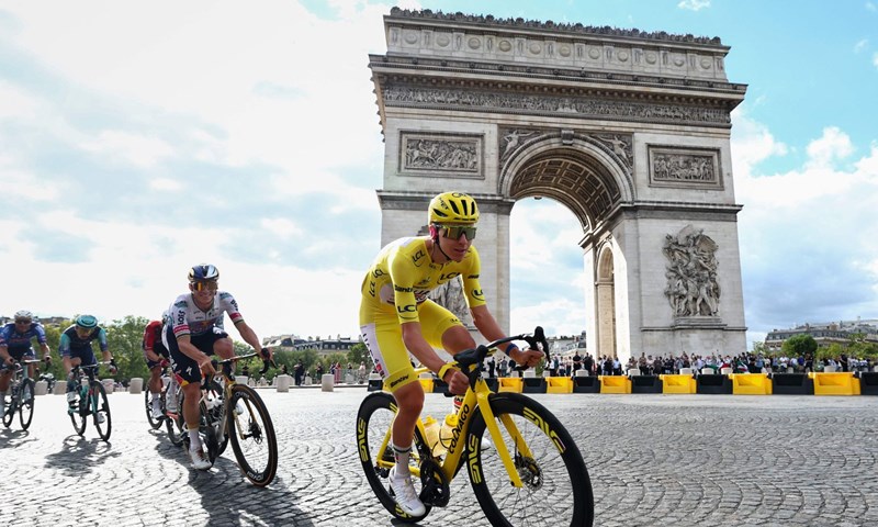 Pogačar ispisao povijest kao najmlađi peterostruki pobjednik Tour de Francea