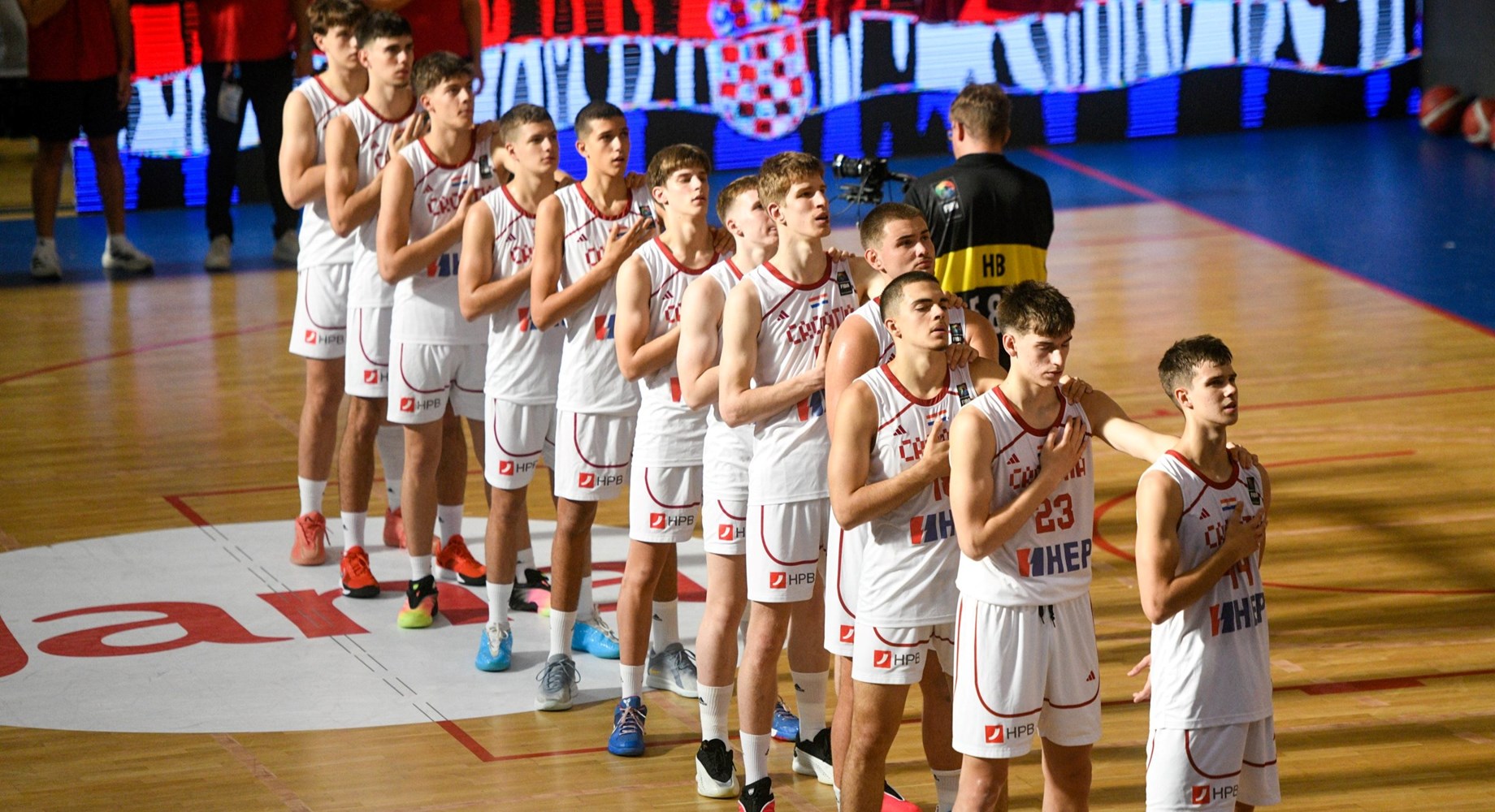 Treća pobjeda mladih Hrvata na EuroBasketu: Pala je i Rumunjska, slijedi okršaj s Crnom Gorom za prvo mjesto