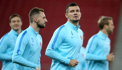 Brozović i Lovren predvode hrvatske igrače koji su bez kluba. Pogledajte kakva postava se može napraviti
