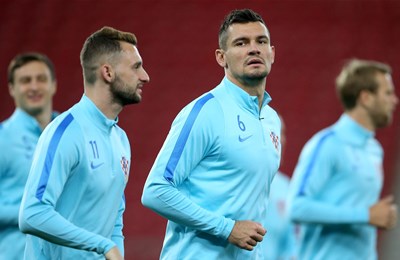 Brozović i Lovren predvode hrvatske igrače koji su bez kluba. Pogledajte kakva postava se može napraviti