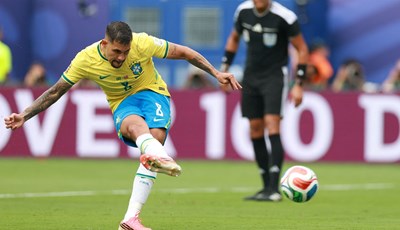 Bruno Guimaraes pred transferom karijere: Arsenal sprema ponudu, Brazilac nije došao na pripreme