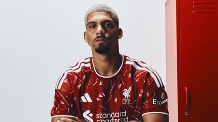 Kapetan Barcelone službeno je predstavljen u Liverpoolu: Veliko obrambeno pojačanje stiglo na Anfield