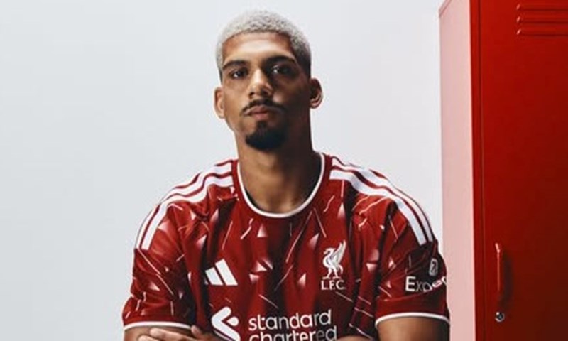 Kapetan Barcelone službeno je predstavljen u Liverpoolu: Veliko obrambeno pojačanje stiglo na Anfield