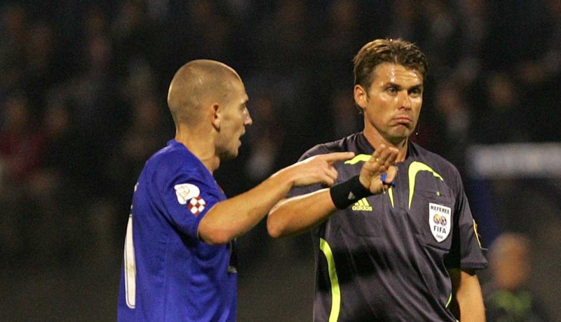 UEFA najavljuje velika ograničenja za VAR, oglasio se i šef sudaca: 'Ovo je nogomet, a ne PlayStation'
