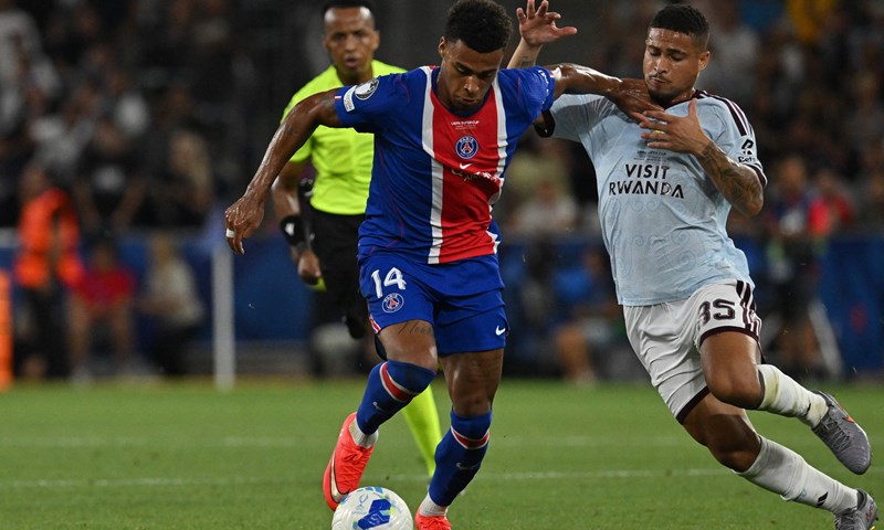 PSG - Aston Villa 2:1: Kako je Doue kaznio Cashovu neopreznost i donio PSG-u prvu titulu u novoj sezoni