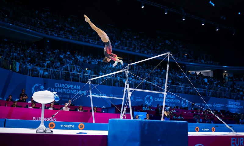 Spektakl u Areni Zagreb: 16-godišnja Colas šokirala favoritkinje na gredi, Meljnikova uzela zlato na preskoku