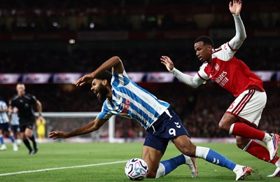 Arsenal krenuo u obranu naslova uvjerljivom pobjedom protiv povratnika u Premier ligu