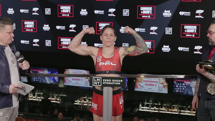 Nevjerojatna scena na vaganju: MMA legenda obrijala glavu kako bi zadovoljila težinsku granicu za borbu za naslov