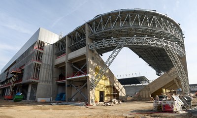 Pogledajte kako napreduju radovi na stadionu u  Kranjčevićevoj. Počelo je postavljanje sjedalica