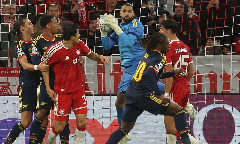 Liga prvaka: Luda večer u Münchenu i remi Bayerna i Arsenala, Ivanović pogodio stativu, Lens potonuo u Bruggeu