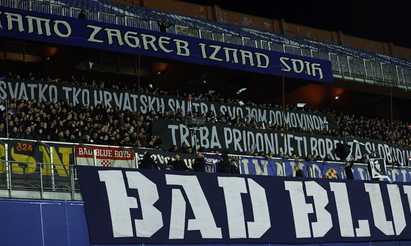 Papirnati avioni preplavili sjever Maksimira: Bad Blue Boysi odali počast hrvatskom heroju